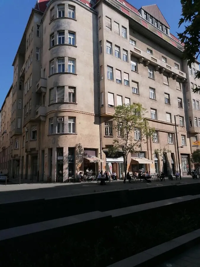 Next door Apartment Boedapest Hongarije